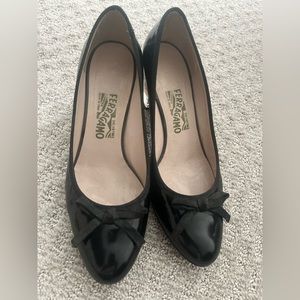 FERRAGAMO pumps